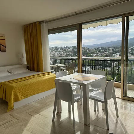 H Cannes Marina Mountain View